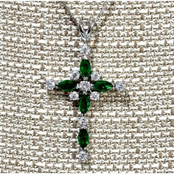 Delicate green & white crystal cross pendant silver chain religious jewelry - Picture 3 of 5